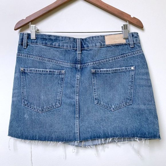 3/$60 Zara Denim Mini Skirt - Picture 4 of 6